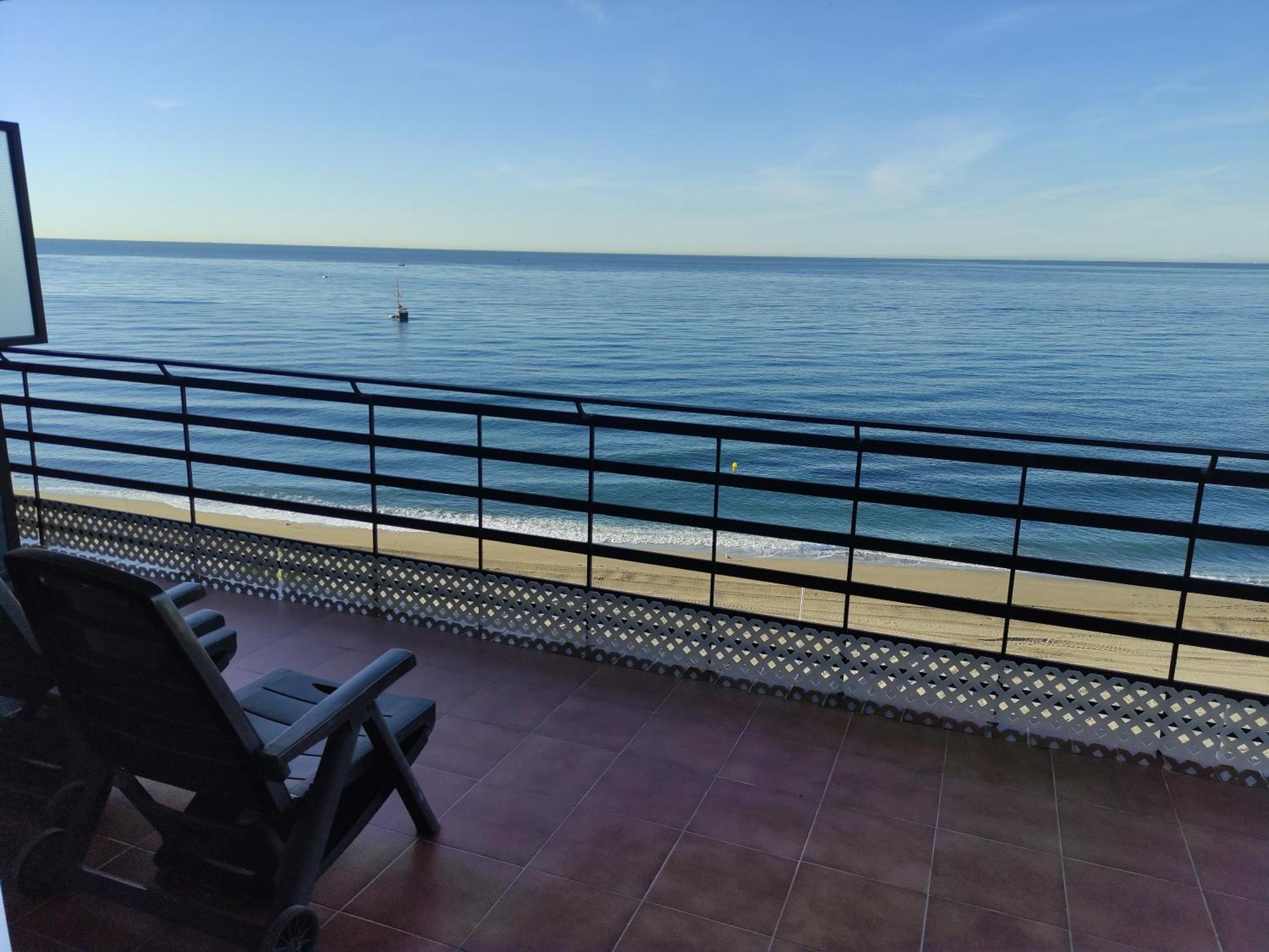 Apartment In Marbella First Line Beach Apto 4-6 Екстериор снимка